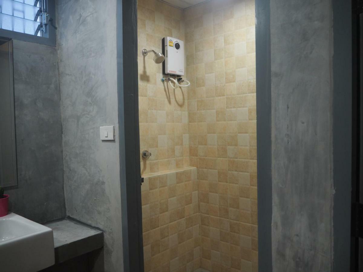 The April 24 Home بانكوك المظهر الخارجي الصورة